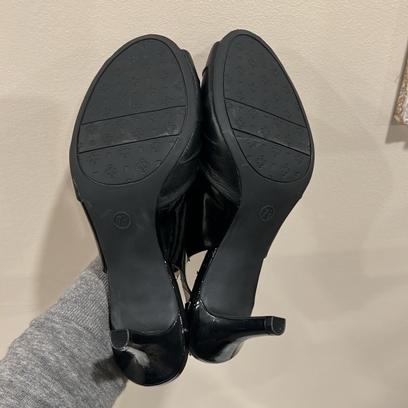 🔥Etienne Aigner Elegant Black Slingback Heels🔥 - Picture 4 of 4